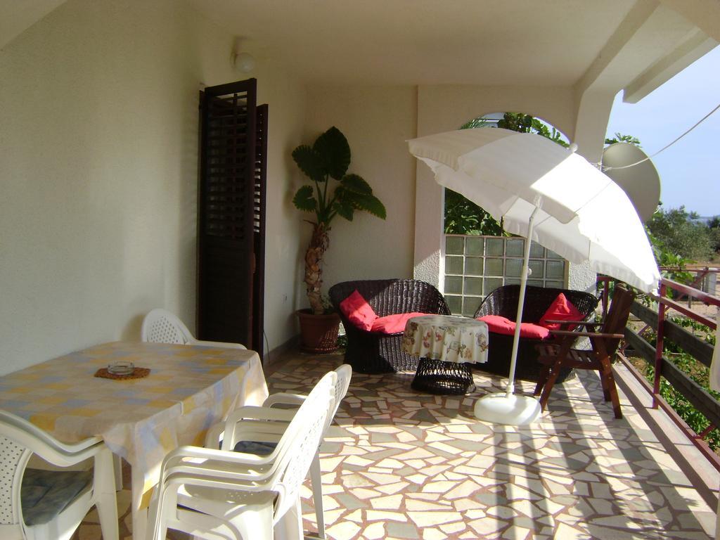 Apartments Radulovic Biograd Na Moru Cameră foto